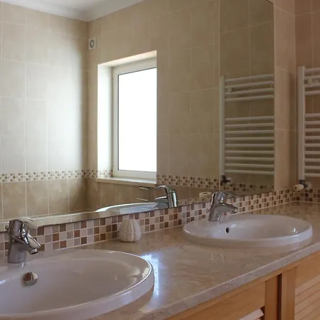 Stunning Townhouse T3 * Obidos